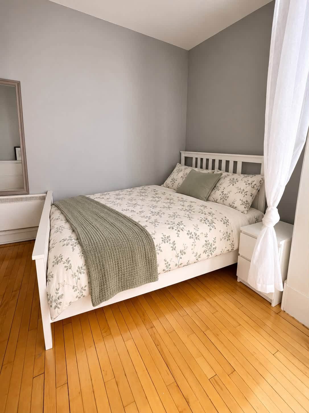 GRAND STUDIO MEUBLÉ | PRÈS DE McGILL